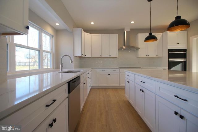 224 MILL RACE DR, Winchester, VA 22602