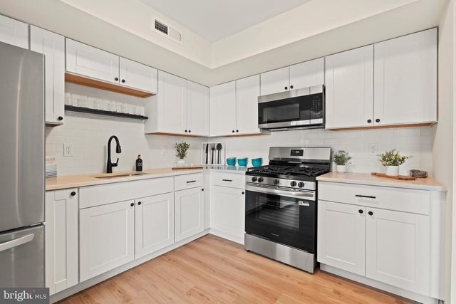 4445 ERNIE DAVIS CIR, Philadelphia, PA 19154