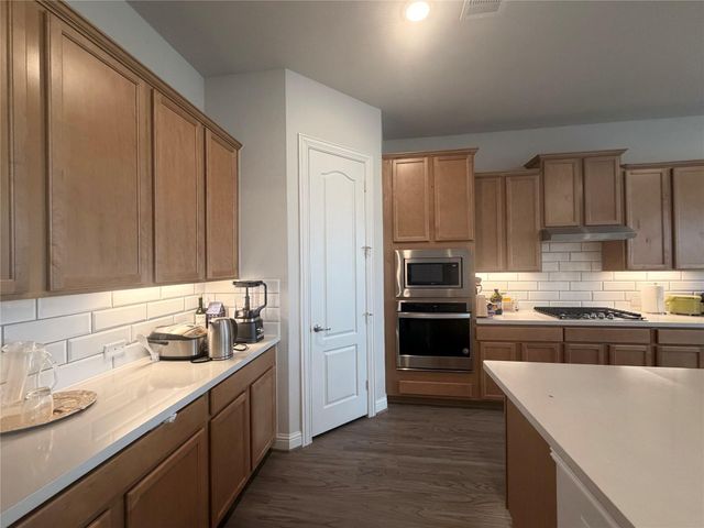 6610 Lake Oasis Drive, Katy, TX 77493