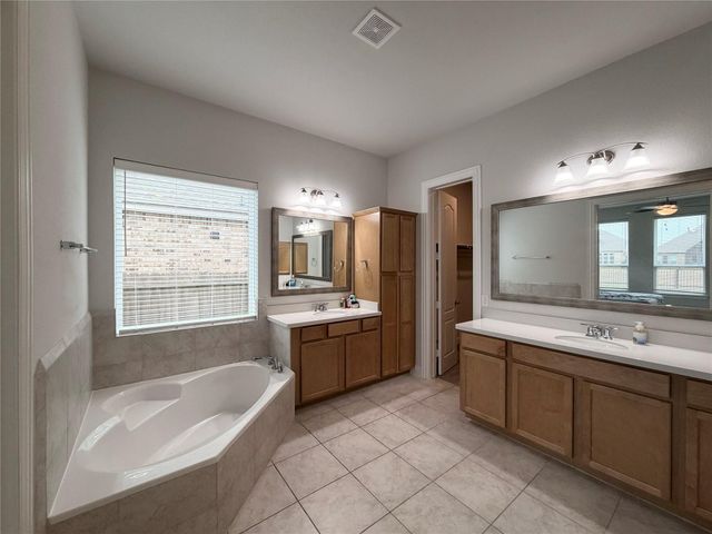 6610 Lake Oasis Drive, Katy, TX 77493