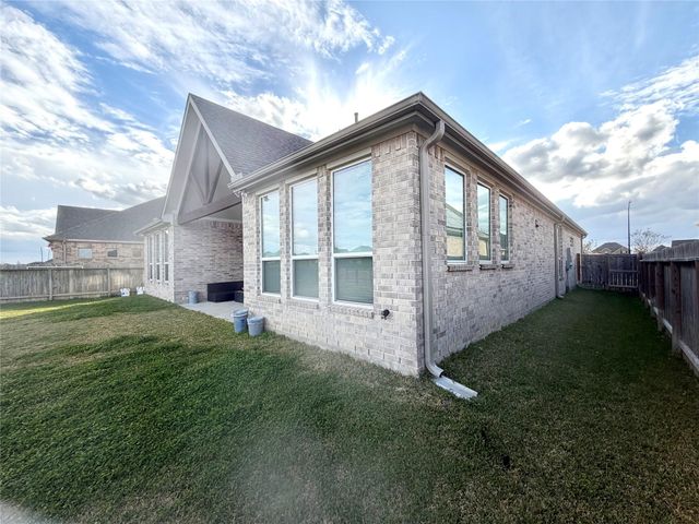 6610 Lake Oasis Drive, Katy, TX 77493