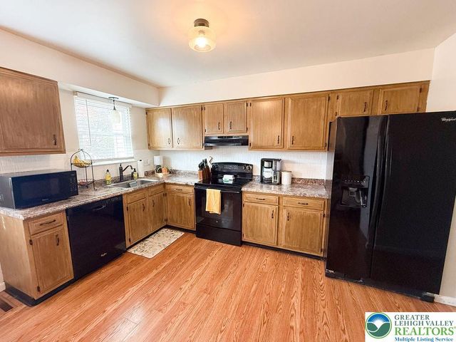 4161 Newport Drive, Emmaus Boro, PA 18049