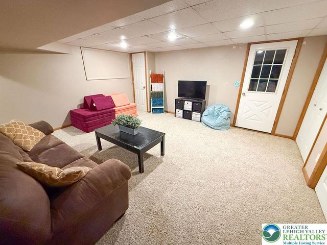 4161 Newport Drive, Emmaus Boro, PA 18049