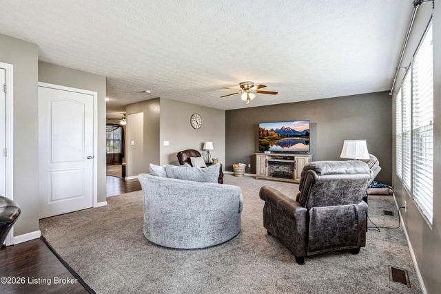 7050 Beamtree Dr, Shelbyville, KY 40065