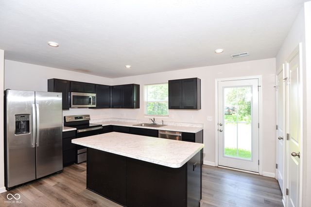 1392 Cascades Drive, Greenfield, IN 46140