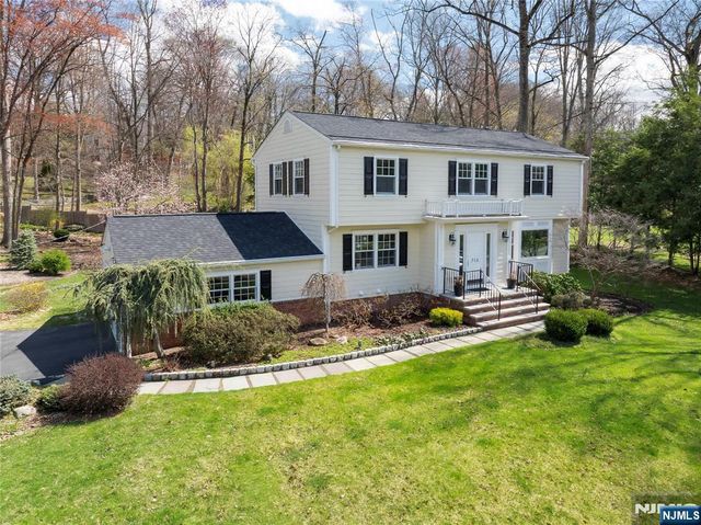710 Tulip Place, River Vale, NJ 07675