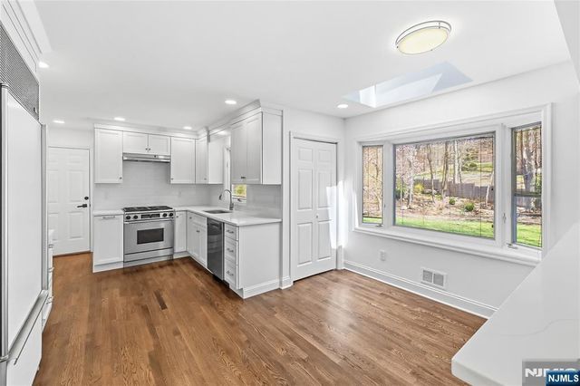 710 Tulip Place, River Vale, NJ 07675