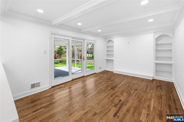 710 Tulip Place, River Vale, NJ 07675