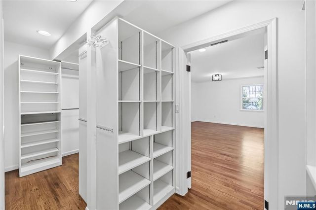 710 Tulip Place, River Vale, NJ 07675