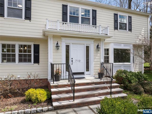 710 Tulip Place, River Vale, NJ 07675