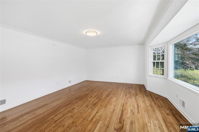 710 Tulip Place, River Vale, NJ 07675