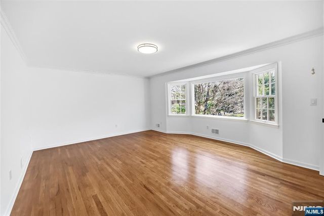 710 Tulip Place, River Vale, NJ 07675