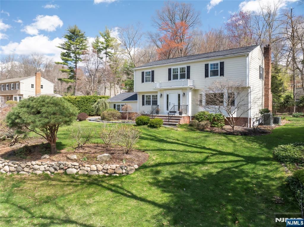 710 Tulip Place, River Vale, NJ 07675