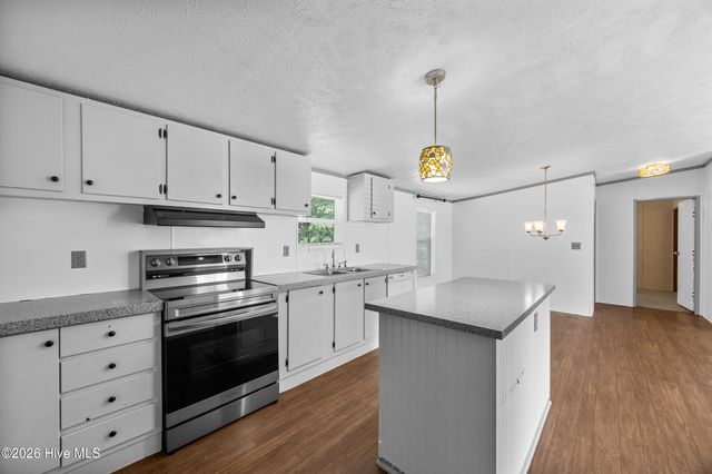 102 Stone Furrow Trail SE, Leland, NC 28451