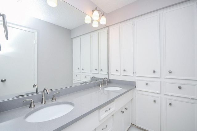 3611 W Creek Club Dr, Missouri City, TX 77459