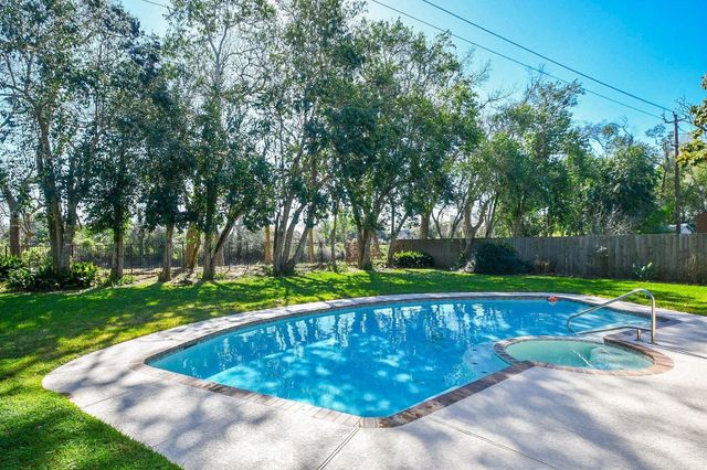 3611 W Creek Club Dr, Missouri City, TX 77459