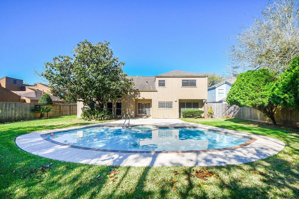 3611 W Creek Club Dr, Missouri City, TX 77459