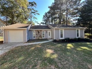 5712 Wesson Drive, Ellenwood, GA 30294