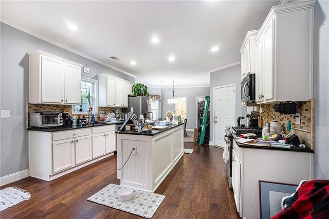 949 Yancey Court, Loganville, GA 30052