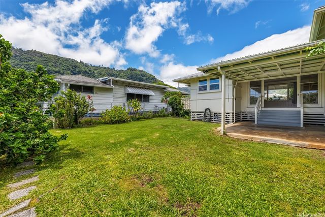 2815 Kahaloa Drive, Honolulu, HI 96822