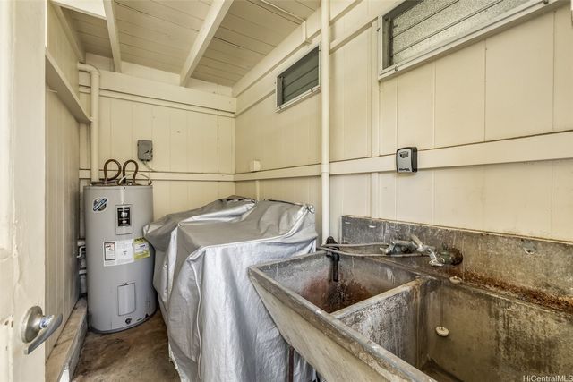 2815 Kahaloa Drive, Honolulu, HI 96822