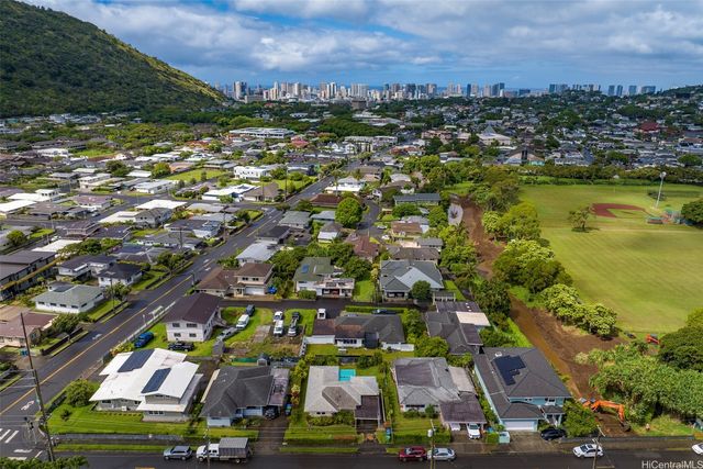 2815 Kahaloa Drive, Honolulu, HI 96822