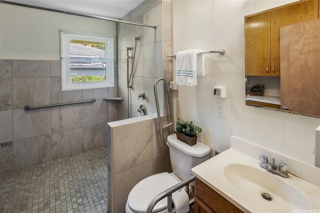 2815 Kahaloa Drive, Honolulu, HI 96822