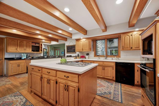 940 Brown Road S, Wayzata, MN 55391