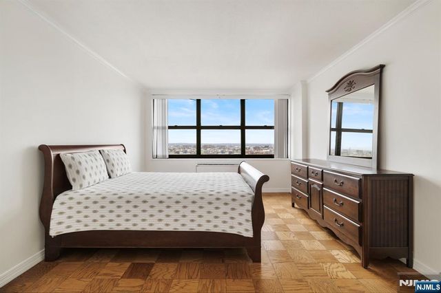 7004 Boulevard E 40G, Guttenberg, NJ 07093