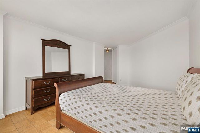 7004 Boulevard E 40G, Guttenberg, NJ 07093