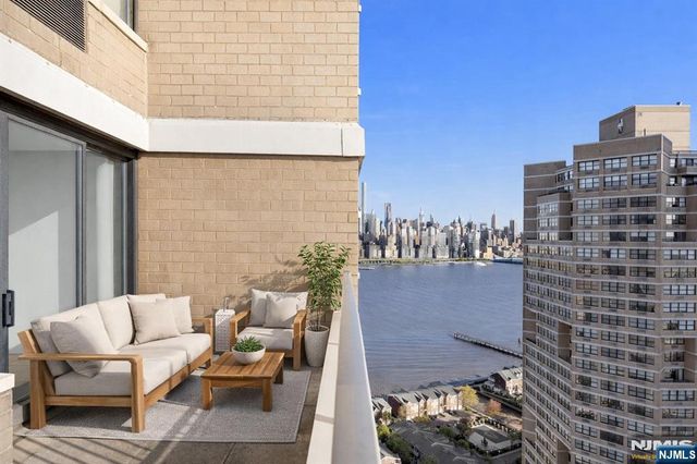 7004 Boulevard E 40G, Guttenberg, NJ 07093