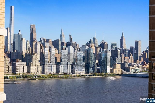 7004 Boulevard E 40G, Guttenberg, NJ 07093