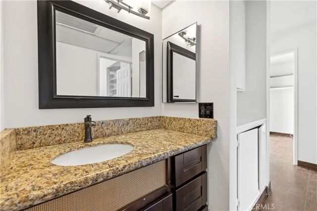 7320 Lennox Avenue D8, Van Nuys, CA 91405
