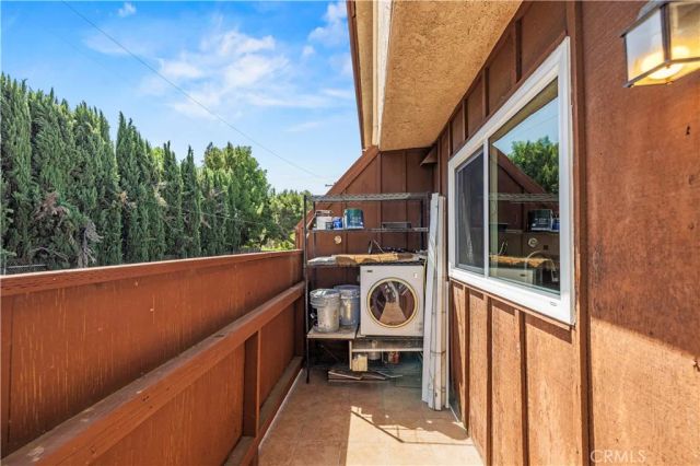 7320 Lennox Avenue D8, Van Nuys, CA 91405