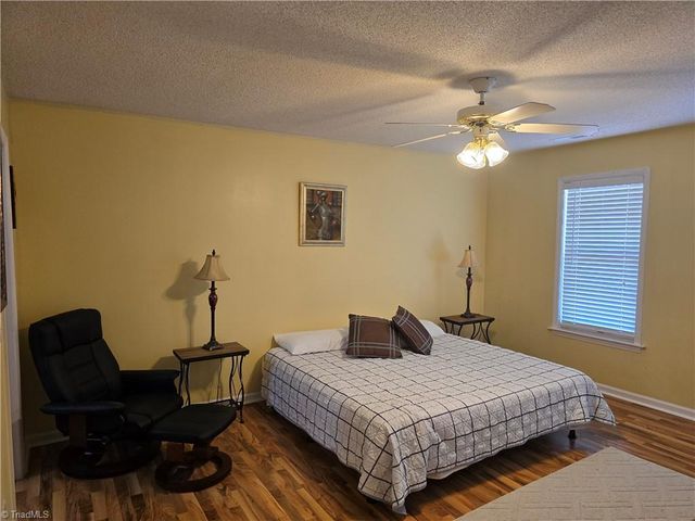 2837 Bridgeport Drive, Winston-salem, NC 27103