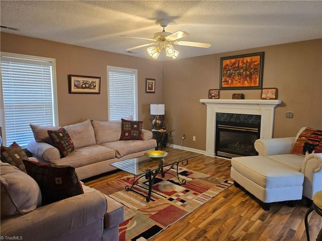 2837 Bridgeport Drive, Winston-salem, NC 27103