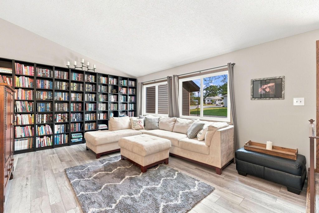 6649 Buckingham Road, Woodbury, MN 55125 — photo 3