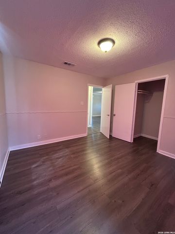 521 GLAMIS AVE, San Antonio, TX 78223