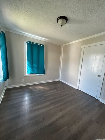 521 GLAMIS AVE, San Antonio, TX 78223