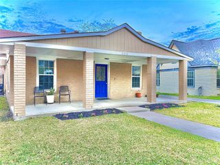 5217 Claremont Street, Houston, TX 77023