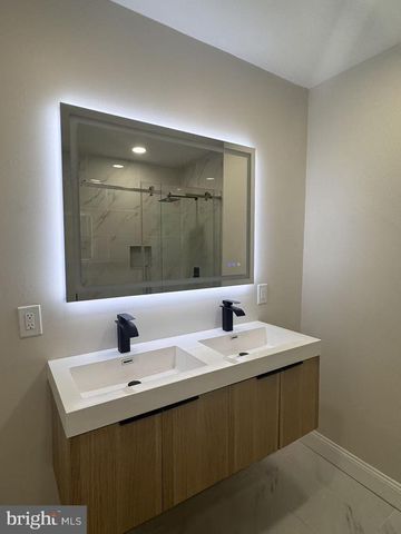 1325 S 54TH ST, Philadelphia, PA 19143