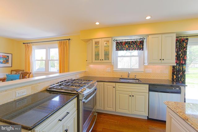 60 DOGWOOD DR, Phoenixville, PA 19460