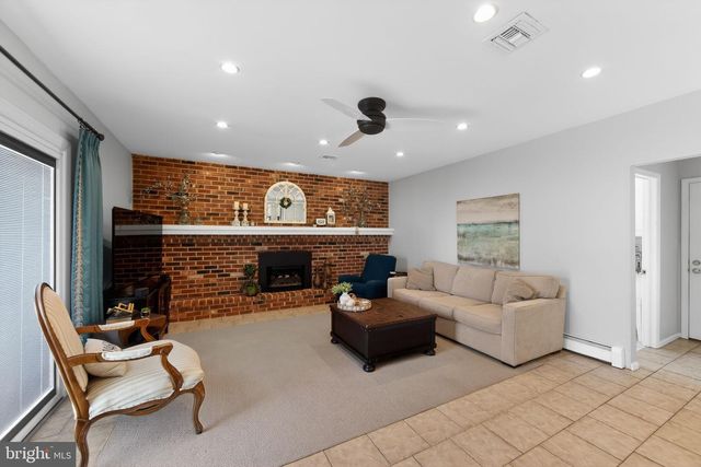 60 DOGWOOD DR, Phoenixville, PA 19460