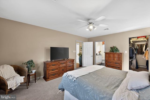 60 DOGWOOD DR, Phoenixville, PA 19460