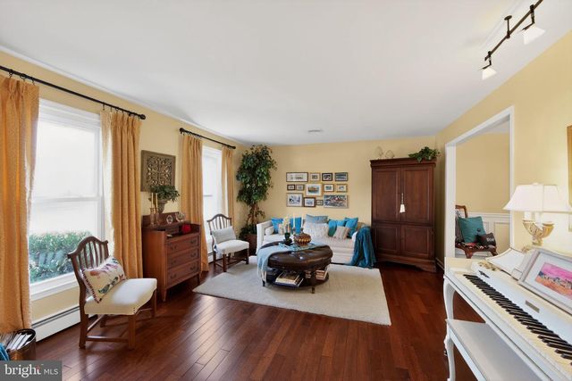 60 DOGWOOD DR, Phoenixville, PA 19460