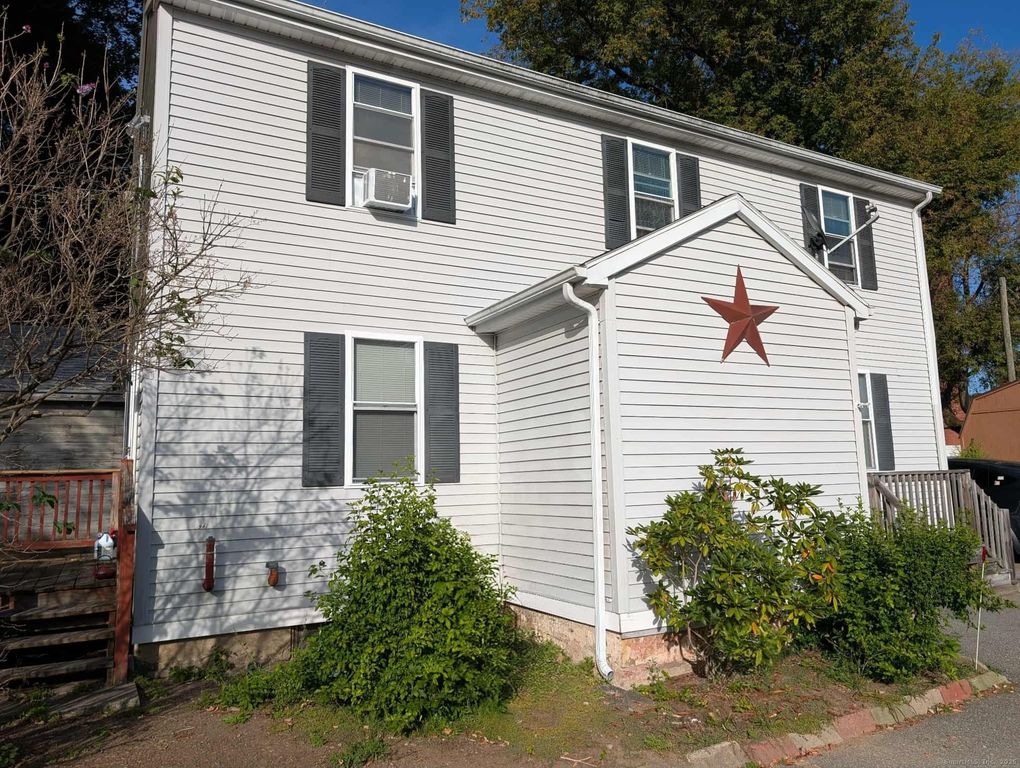 942 Riverside Drive, Thompson, CT 06255