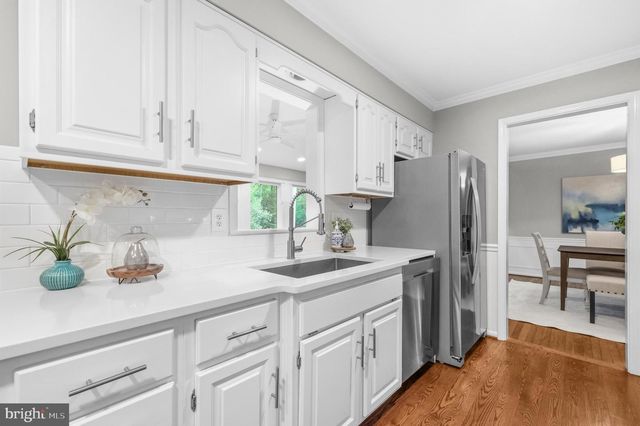 11906 PARADISE LN, Oak Hill, VA 20171