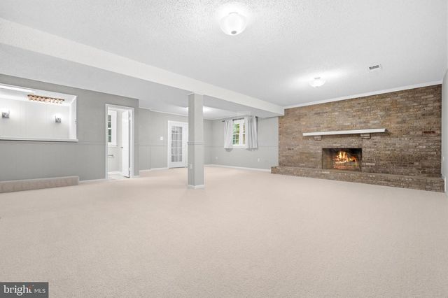 11906 PARADISE LN, Oak Hill, VA 20171