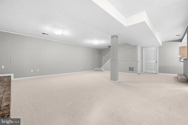11906 PARADISE LN, Oak Hill, VA 20171