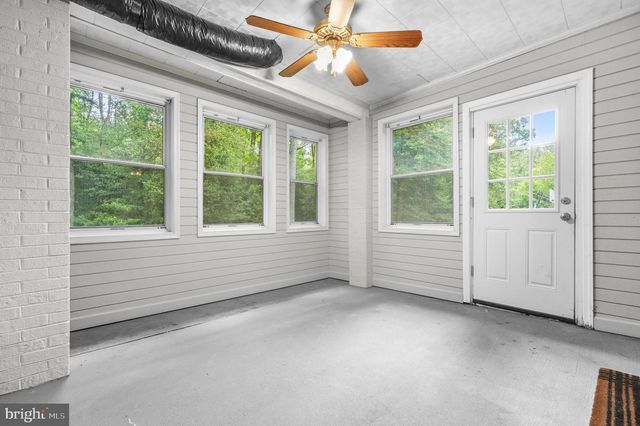 11906 PARADISE LN, Oak Hill, VA 20171